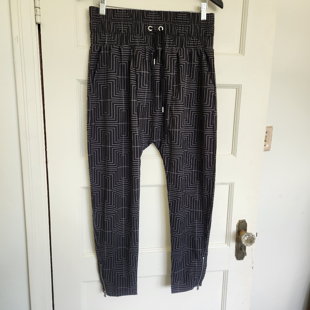 Lorna Jane Life Pants Size XS Harem Style Grid Pattern